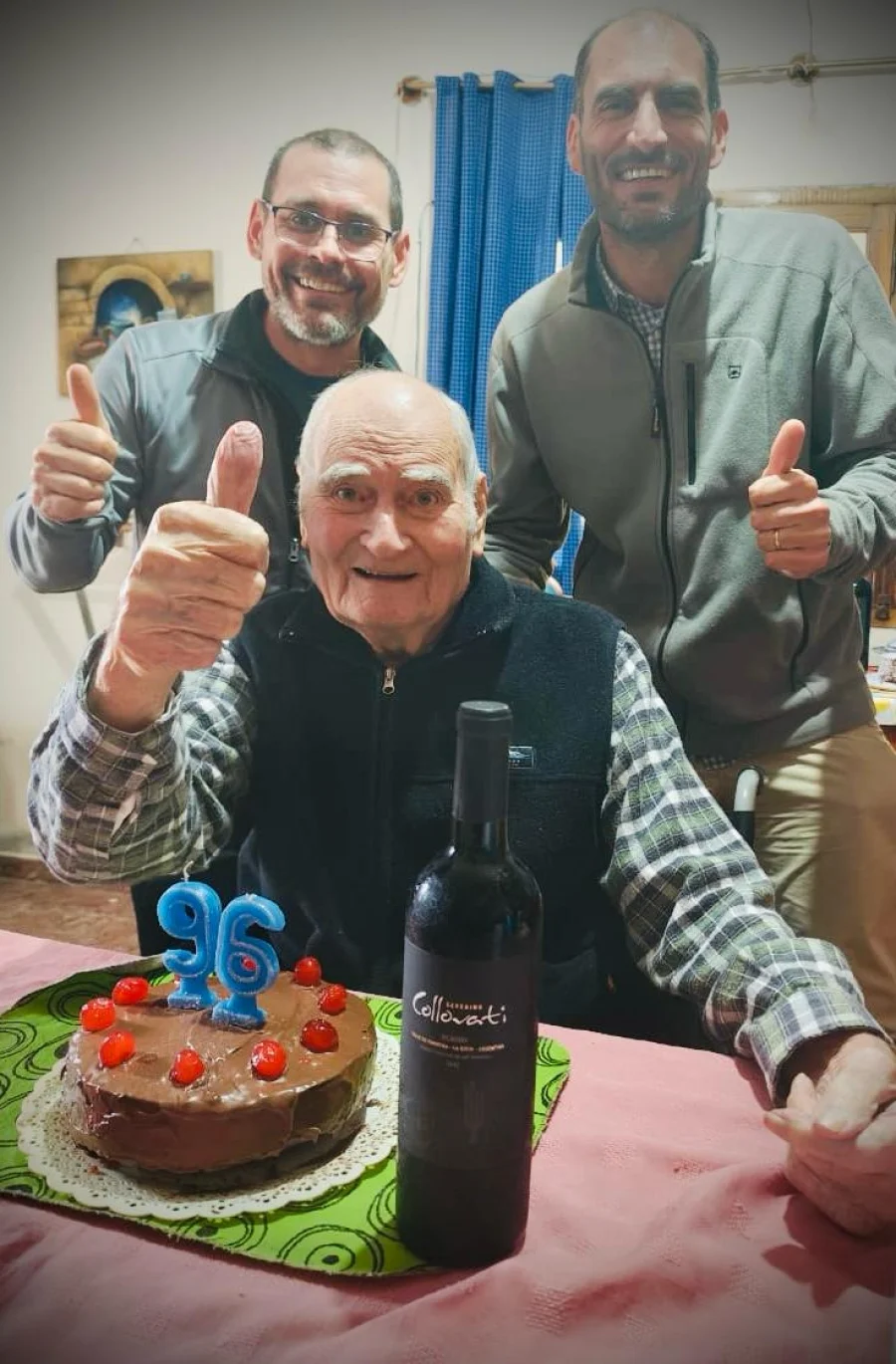Desde los extensos valles de Famatina, brindamos por usted, Don Severino. ¡Que tenga un día maravilloso, rodeado del cariño de sus seres queridos!