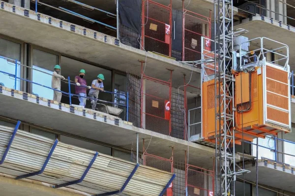Diputados: presentan un proyecto para proteger a quienes compran departamentos “en pozo”