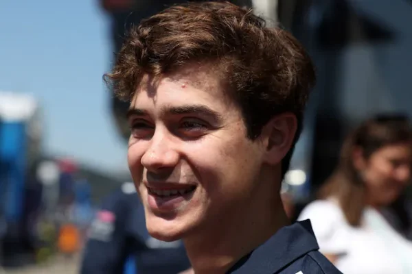 Franco Colapinto está entre los 100 rostros más apuestos del mundo junto a Robert Pattinson o Regé-Jean Page