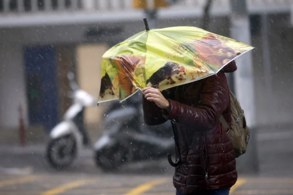Alerta por lluvias y ráfagas de viento para todo el territorio provincial