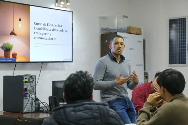 Comenzó el curso gratuito de Electricidad Domiciliaria en nivel inicial