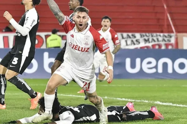 Huracán le ganó a Corinthians y avanzó como líder a los octavos