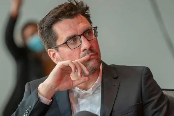 Juan Luna: “El medio aguinaldo está garantizado, no habrá despidos ni ajustes”