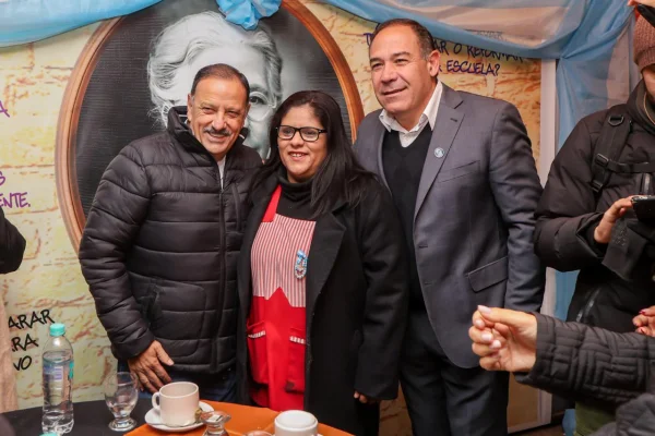 El gobernador Quintela agasajó en Chepes a las maestras y maestros del Nivel Inicial en su Día