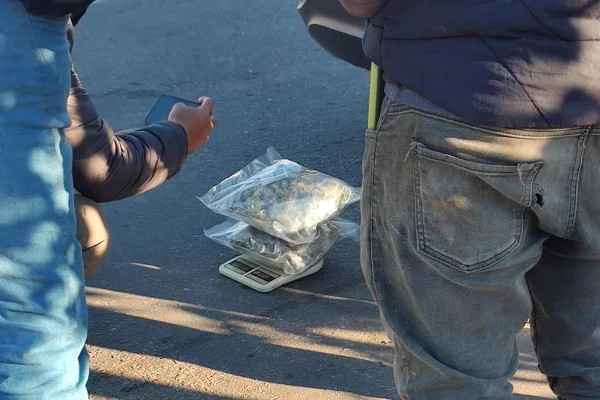 Secuestran medio kilo de droga en un control vehicular en la Av. 1° de Marzo
