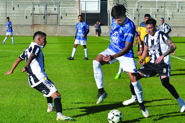 Tesorieri se quedó con el triunfo ante San Vicente en Vargas
