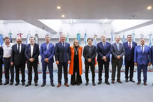 Gobernadores se reunirán preocupados por el derrumbe de la coparticipación federal
