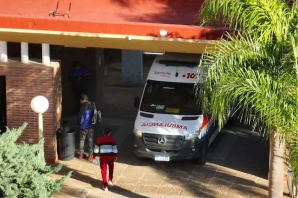 Un bebé se cayó adentro de un balde con lavandina y está grave: la Justicia investiga a sus padres