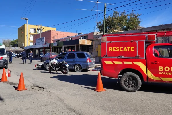 Siniestro vial en San Nicolás de Bari: una mujer resultó herida
