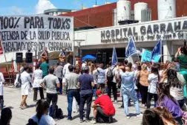 Se agrava el conflicto en el Garrahan: los residentes rechazaron la propuesta salarial del Gobierno y seguirán con el paro