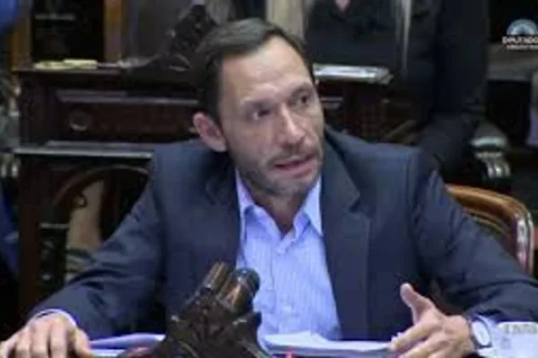 Ferraro pide financiamiento para el Garrahan y critica “los $33.000 millones que le dieron a la SIDE”