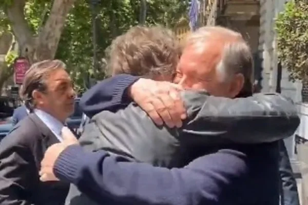 Milei llegó a Roma para firmar acuerdos de energía, reunirse con Meloni y conocer al papa León XIV
