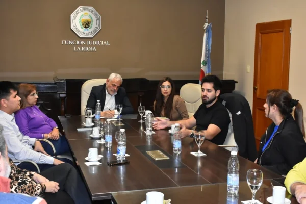 Jueces del TSJ recibieron a representantes de trabajadores