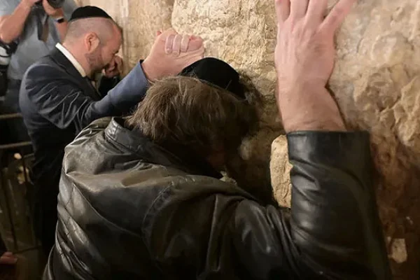 Javier Milei visitó el Muro de los Lamentos en Israel