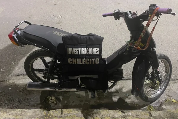 Robó una moto, la escondió en la casa de su novia y la policia la secuestró