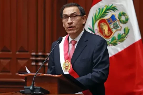 El Congreso de Perú inhabilita por 10 años al ex presidente Martín Vizcarra