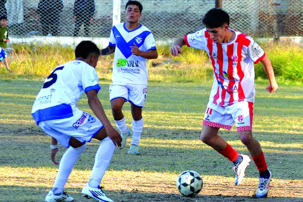 Vélez salvó el invicto en el final del partido