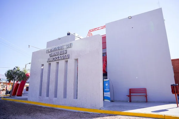 Inauguraron la nueva terminal de Aimogasta