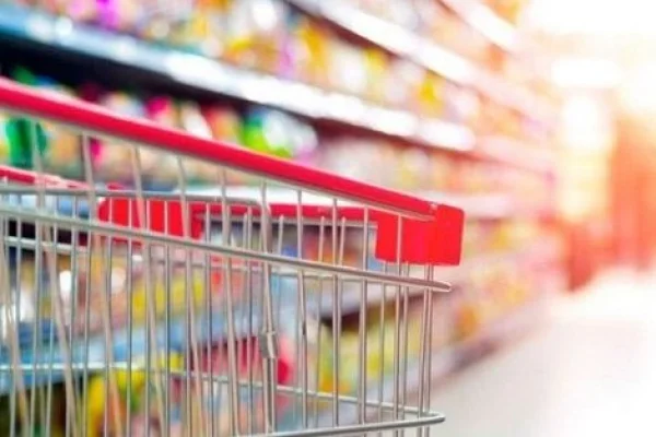 Supermercados los domingos: el debate que suma presión al gremio