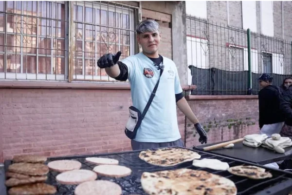 Inventó la “hamburtilla” y revolucionó su barrio: “Quiero vivir en Puerto Madero y tener un Mercedes Benz”