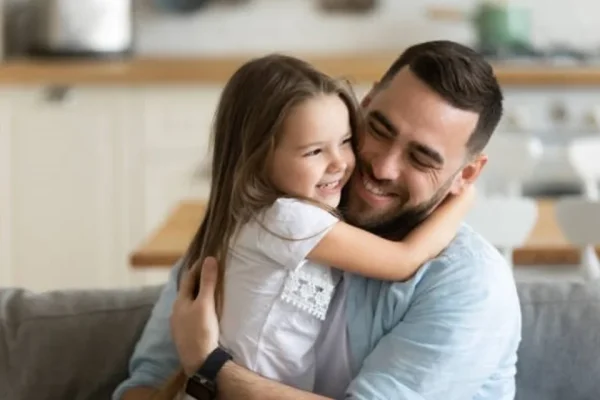 Día del Padre: afecto, reflexión y el desafío de ejercer la paternidad en tiempos cambiantes
