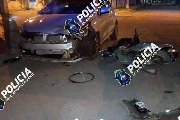 Motociclista con fracturas tras fuerte choque con un automóvil