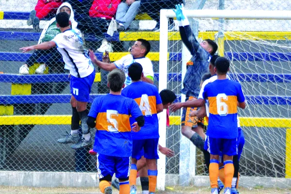 Rioja Juniors se quedó con el triunfo ante Alta Rioja en el “Gudiño”