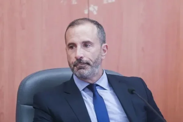 Jorge Gorini notificaría hoy si Cristina Kirchner podrá cumplir o no su condena de forma domiciliaria