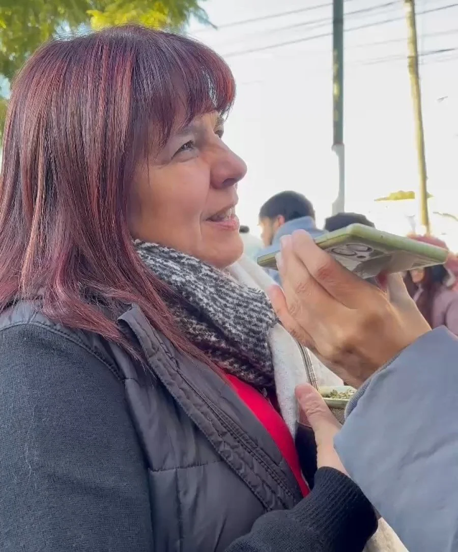 Mónica Diaz Dalbano presente en la movilización en apoyo a Cristina Fernández