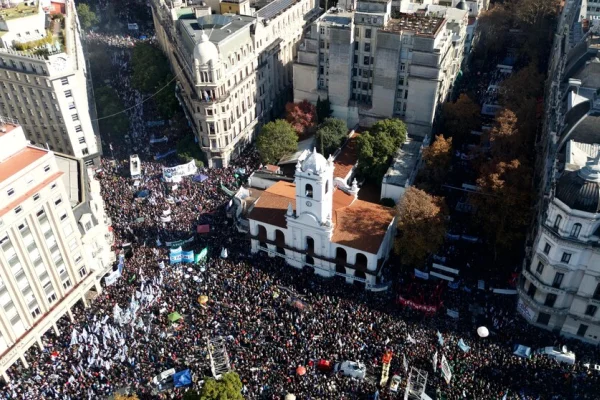 Cristina Kirchner le habló a la militancia en Plaza de Mayo: “Lo que más me gustó escuchar fue que vamos a volver”