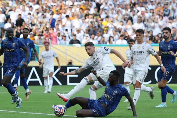 Sorpresa: Real Madrid falló un penal sobre el final y Al Hilal amargó el debut de Xabi Alonso