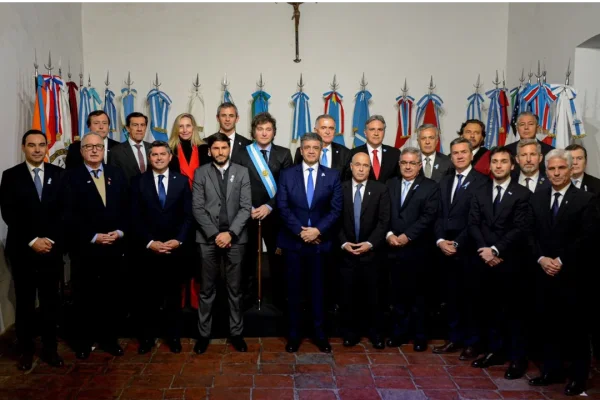 En medio de la pelea por fondos, el Gobierno convoca al Consejo de Mayo para tratar las reformas
