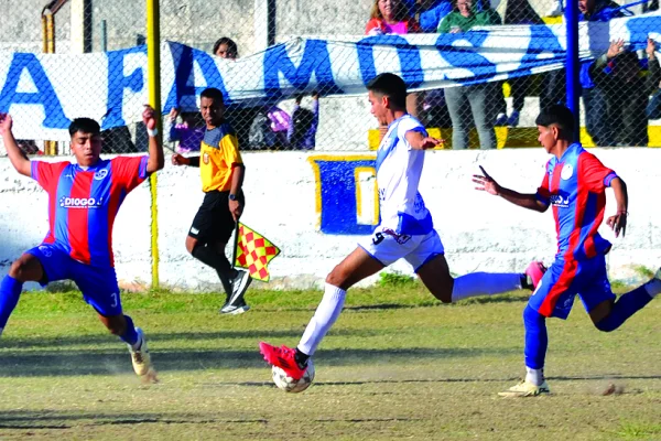 Vélez y San Lorenzo empataron en un partido caliente