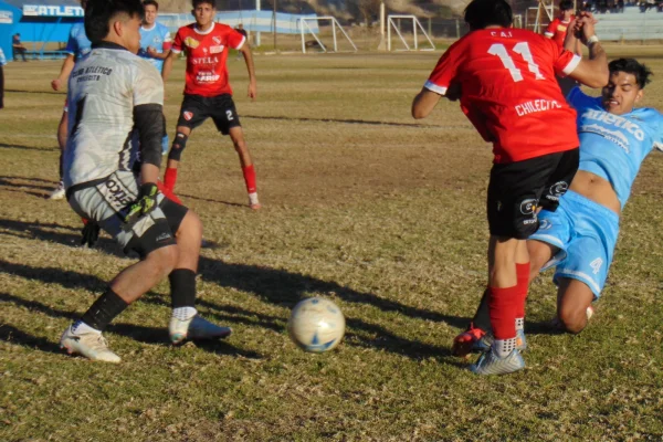El Rojo se llevó el superclásico en Atlético