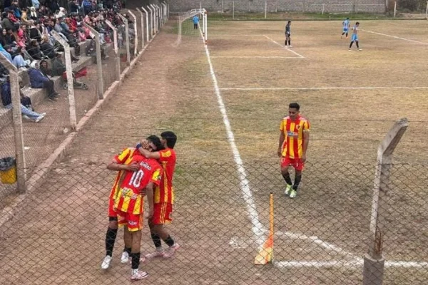 El Santo volvió a ganar en el clásico del sur