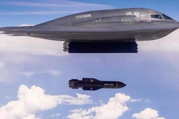 Bombarderos B-2 Spirit y Penetradores GBU-57: claves del “Martillo de Noche” contra bases nucleares de Irán