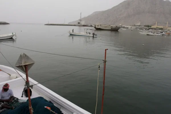 Alarma global : Irán amenaza con cerrar el Estrecho de Ormuz