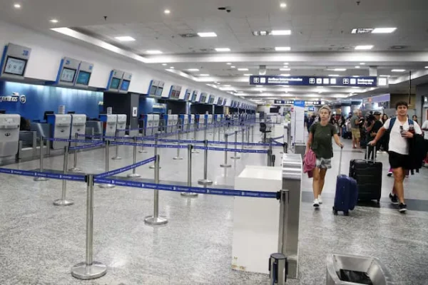 El gremio de los pilotos amenaza con cancelar vuelos para las vacaciones de invierno