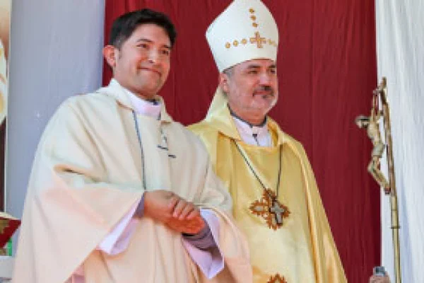 Nazar fue ordenado Sacerdote y designado a Villa Unión