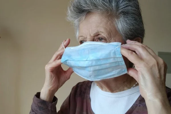 Refuerzan recomendaciones sanitarias ante el frío: uso de barbijo, vacunación y cuidados
