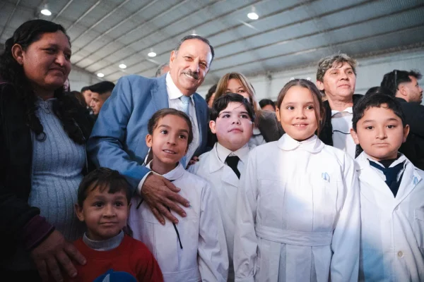 El Gobernador tomó promesa de Lealtad a la Bandera en Olta