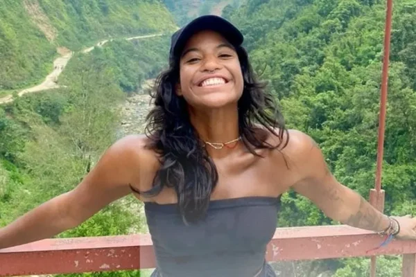 Murió la turista brasileña que cayó en un volcán en Indonesia