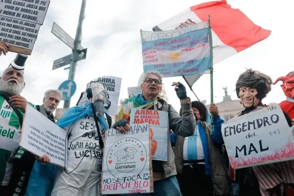 Miércoles de protesta: paro en el Garrahan y movilización de jubilados