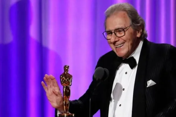Murió Lalo Schifrin, el compositor argentino que creó la música de Misión Imposible