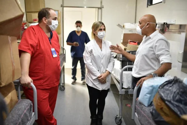 Será obligatorio el barbijo en hospitales y en los centros de salud