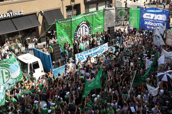 La Justicia laboral suspendió el decreto que eliminaba el feriado por el Día del Trabajador del Estado