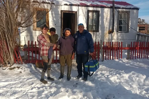 Un enfermero recorrió 40 km para asistir a una embarazada sin controles en una zona rural patagónica