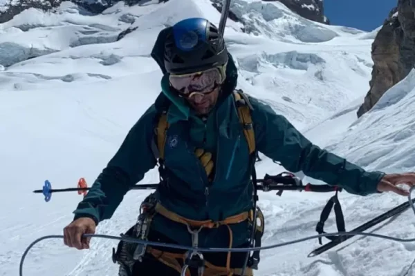 Hallan muerto al argentino que había chocado con su parapente en Italia