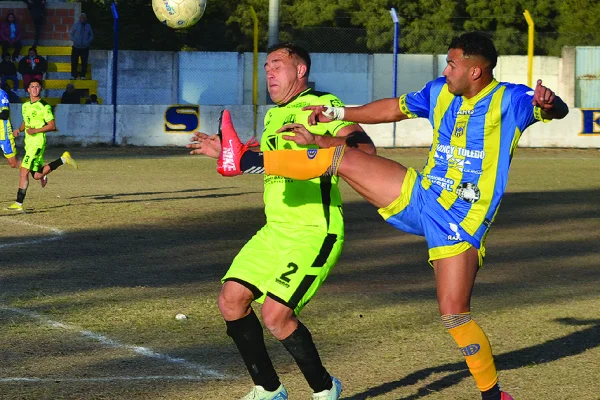 Defensores de la Boca ganó y alcanza la cima