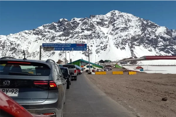 Cierran el Paso Cristo Redentor por fuertes nevadas pronosticadas en Mendoza